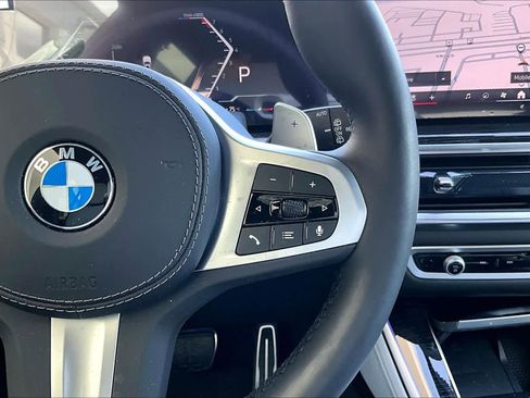 Used 2026 BMW X5 sDrive40i w/ M Sport Package image 17