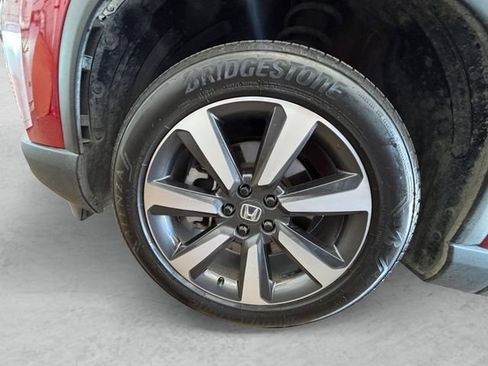 Used 2025 Honda Pilot Touring image 29
