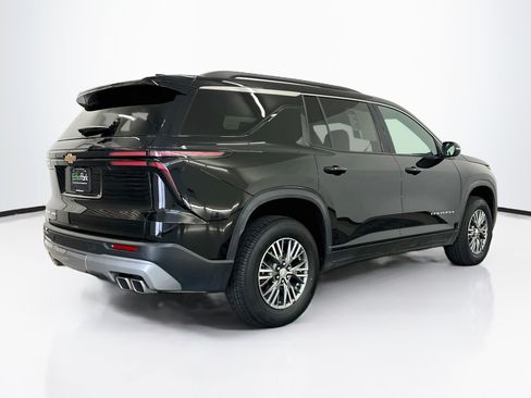 Used 2025 Chevrolet Traverse LT AWD/4WD image 9