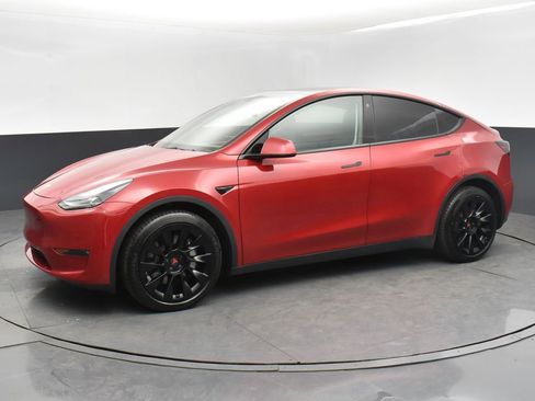 Used 2021 Tesla Model Y Long Range image 1