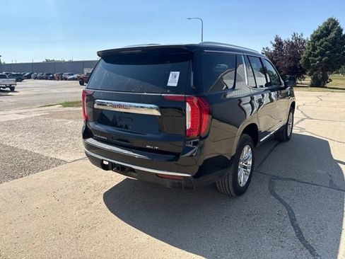 Used 2023 GMC Yukon SLT w/ SLT Luxury Package AWD/4WD image 12