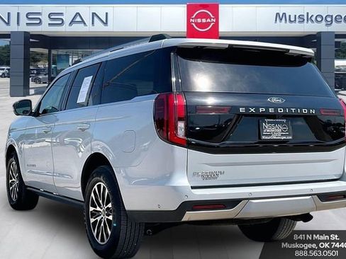 Used 2025 Ford Expedition Platinum AWD/4WD image 4