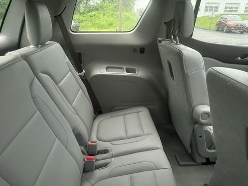 Used 2018 GMC Acadia SLT AWD/4WD image 11