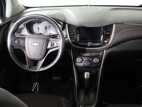 Used 2020 Chevrolet Trax LT image 34