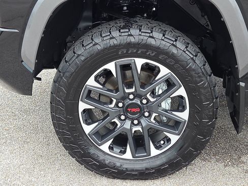 Used 2024 Toyota Tundra Limited AWD/4WD image 7