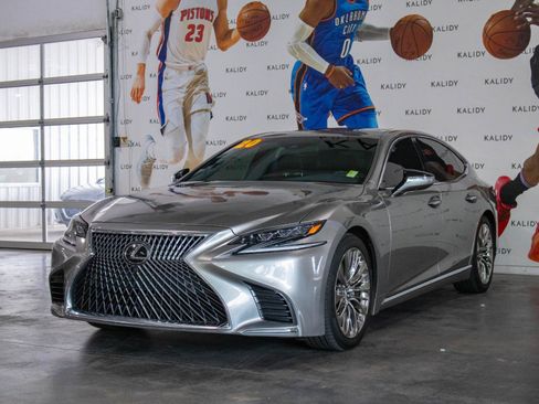 Used 2020 Lexus LS 500 w/ Interior Upgrade Package RWD image 22