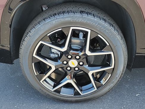 Used 2025 Chevrolet Traverse High Country w/ LPO, Floor Liner Package FWD image 7