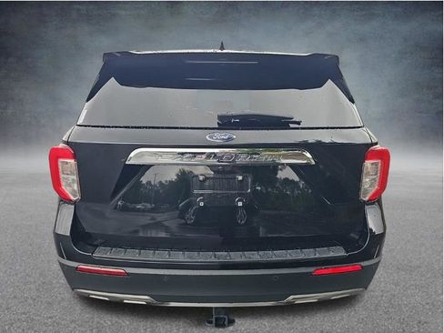 Used 2021 Ford Explorer XLT w/ Equipment Group 202A RWD image 8