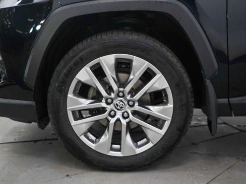 Used 2020 Toyota RAV4 XLE Premium AWD/4WD image 30