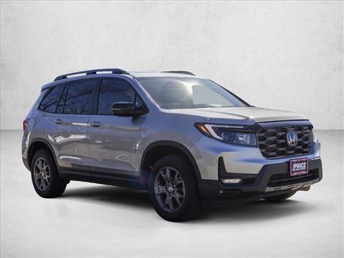 Certified 2024 Honda Passport TrailSport image 3