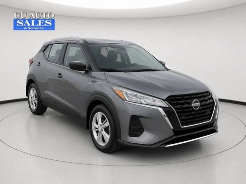 Used 2021 Nissan Kicks S FWD image 1