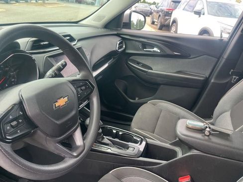 Used 2023 Chevrolet TrailBlazer LT FWD image 10