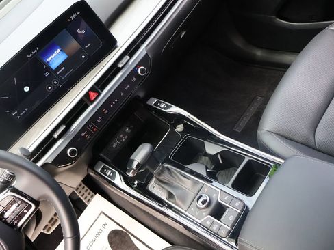 Certified 2025 Kia Sorento SX AWD/4WD image 22