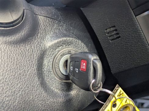 Used 2021 Toyota Tacoma SR5 image 31