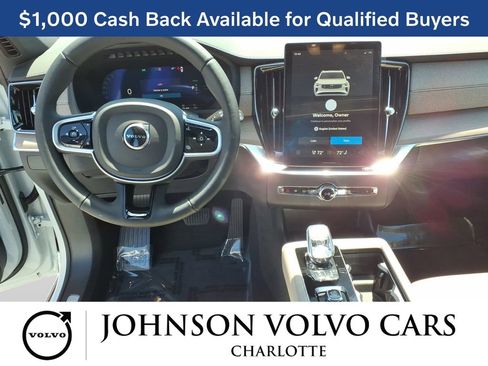 New 2026 Volvo XC90 T8 Plus w/ Protection Package Premier AWD/4WD image 8