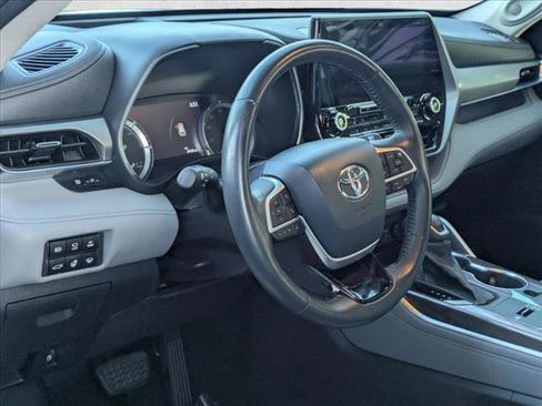 Used 2022 Toyota Highlander Platinum AWD/4WD image 10