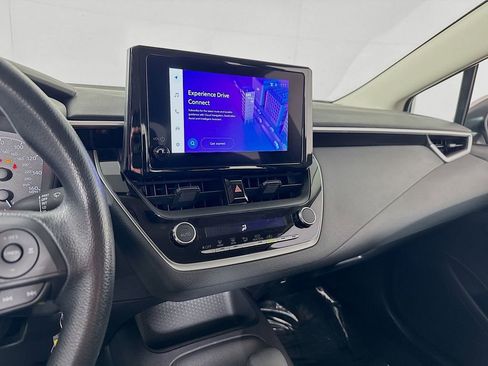 Certified 2025 Toyota Corolla LE image 17