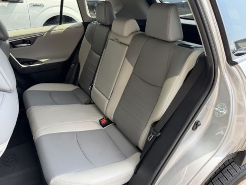 Used 2021 Toyota RAV4 Limited AWD/4WD image 30