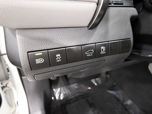 Used 2024 Toyota Camry SE AWD/4WD image 16