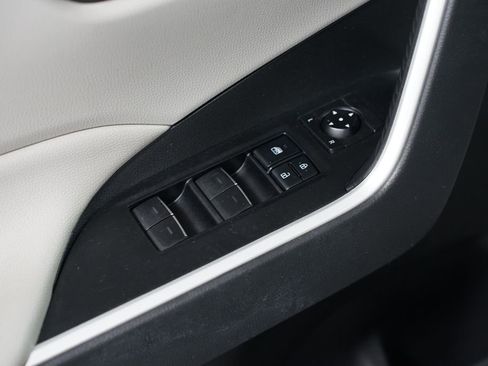 Used 2022 Toyota RAV4 XLE image 30