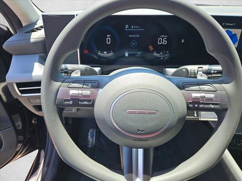 Used 2025 Hyundai Sonata SEL FWD image 10