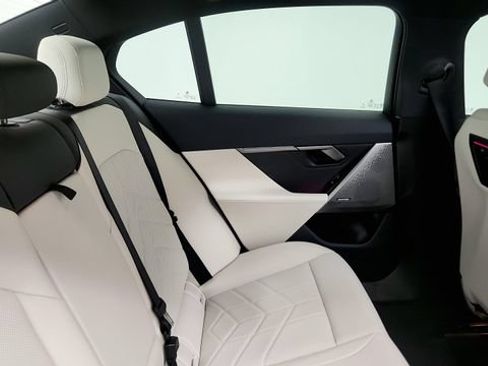 Used 2026 BMW 530i w/ M Sport Package RWD image 38