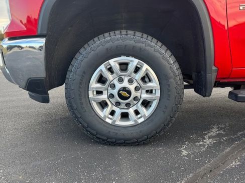 Used 2024 Chevrolet Silverado 2500 LT w/ Convenience Package image 34