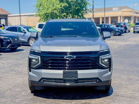 Used 2025 Chevrolet Suburban RST w/ Comfort Package AWD/4WD image 5