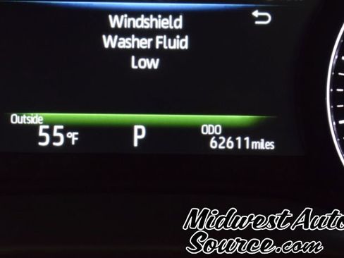 Used 2022 Toyota Sienna Limited image 19