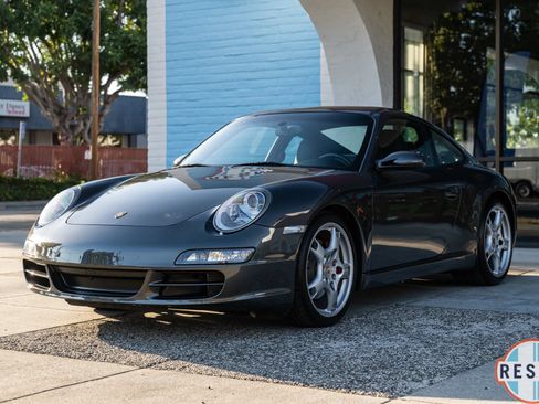 Used 2005 Porsche 911 Carrera S RWD image 3