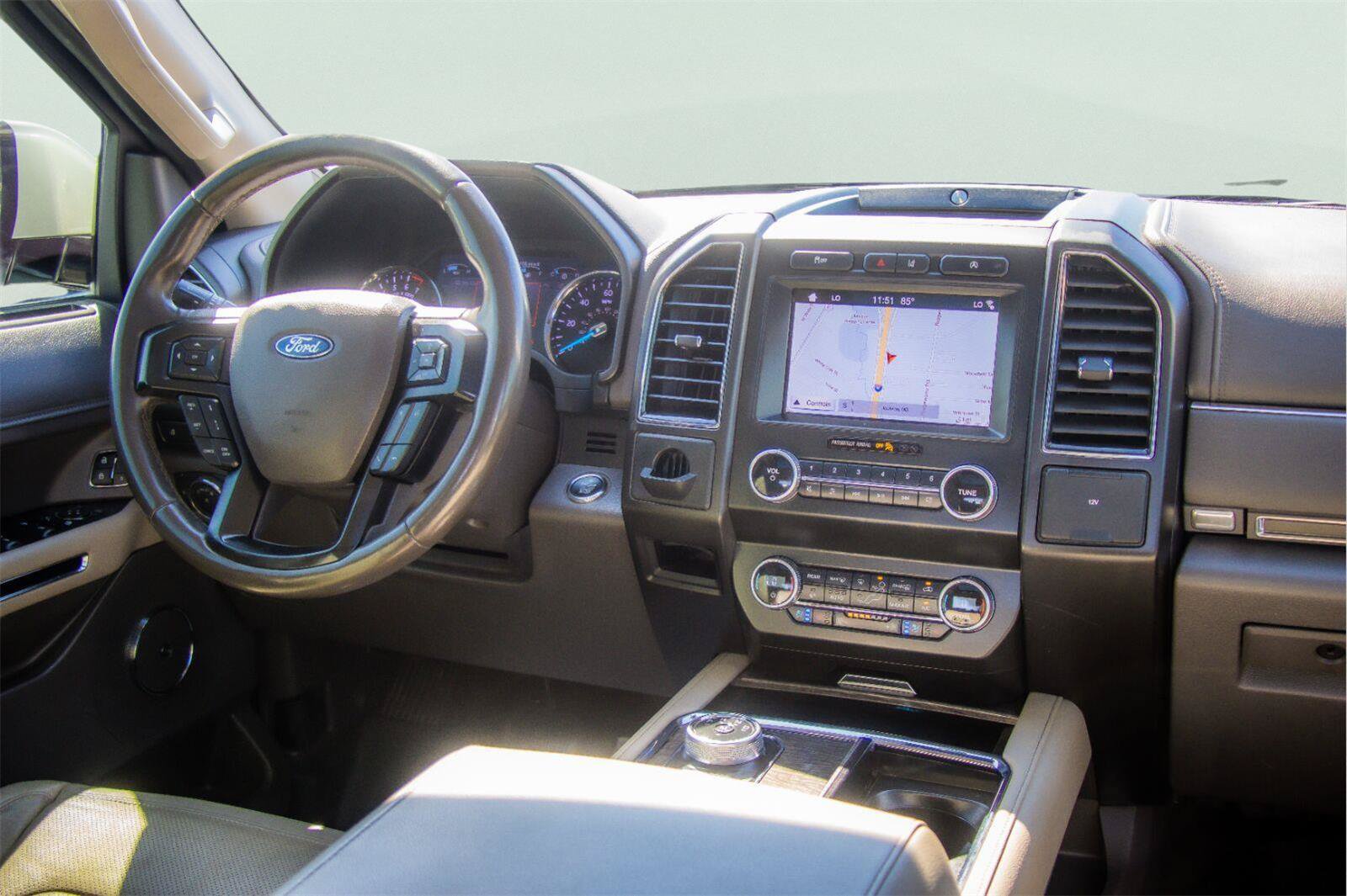 Used 2019 Ford Expedition Limited w/ Equipment Group 301A RWD image 5