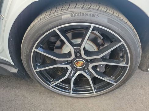 Used 2023 Porsche Taycan w/ Premium Package image 7