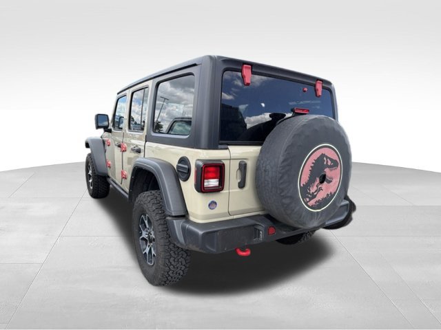 Used 2022 Jeep Wrangler Unlimited Rubicon w/ Cold Weather Group AWD/4WD image 3