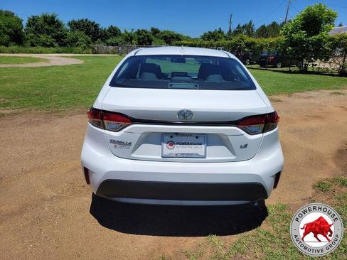 Used 2023 Toyota Corolla LE FWD image 5