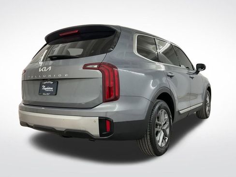 Used 2023 Kia Telluride LX FWD image 3