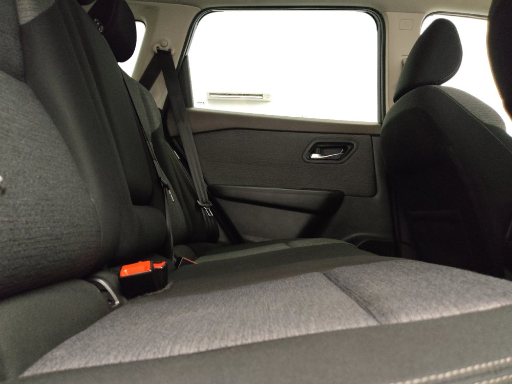 Used 2022 Nissan Rogue SV FWD image 19