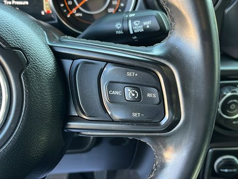 Used 2021 Jeep Gladiator Sport AWD/4WD image 13
