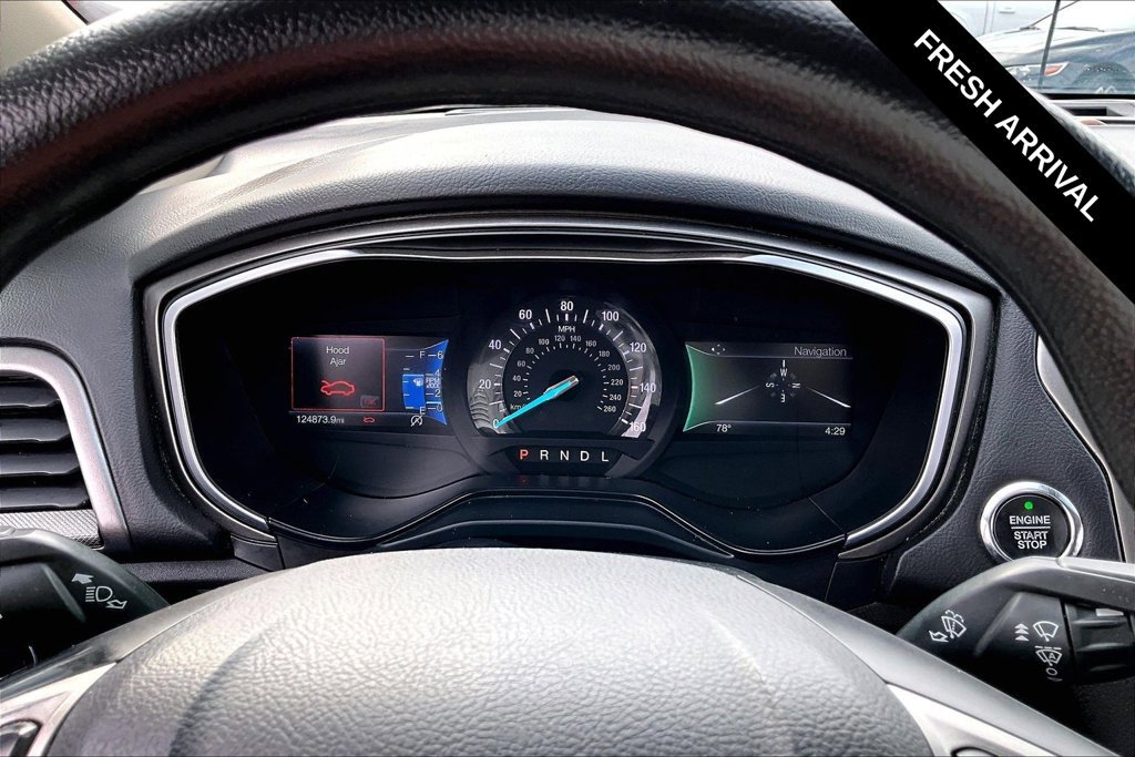 Used 2020 Ford Fusion SE FWD image 10