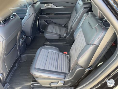 New 2026 Ford Explorer ST-Line w/ ST-Line Street Pack image 23