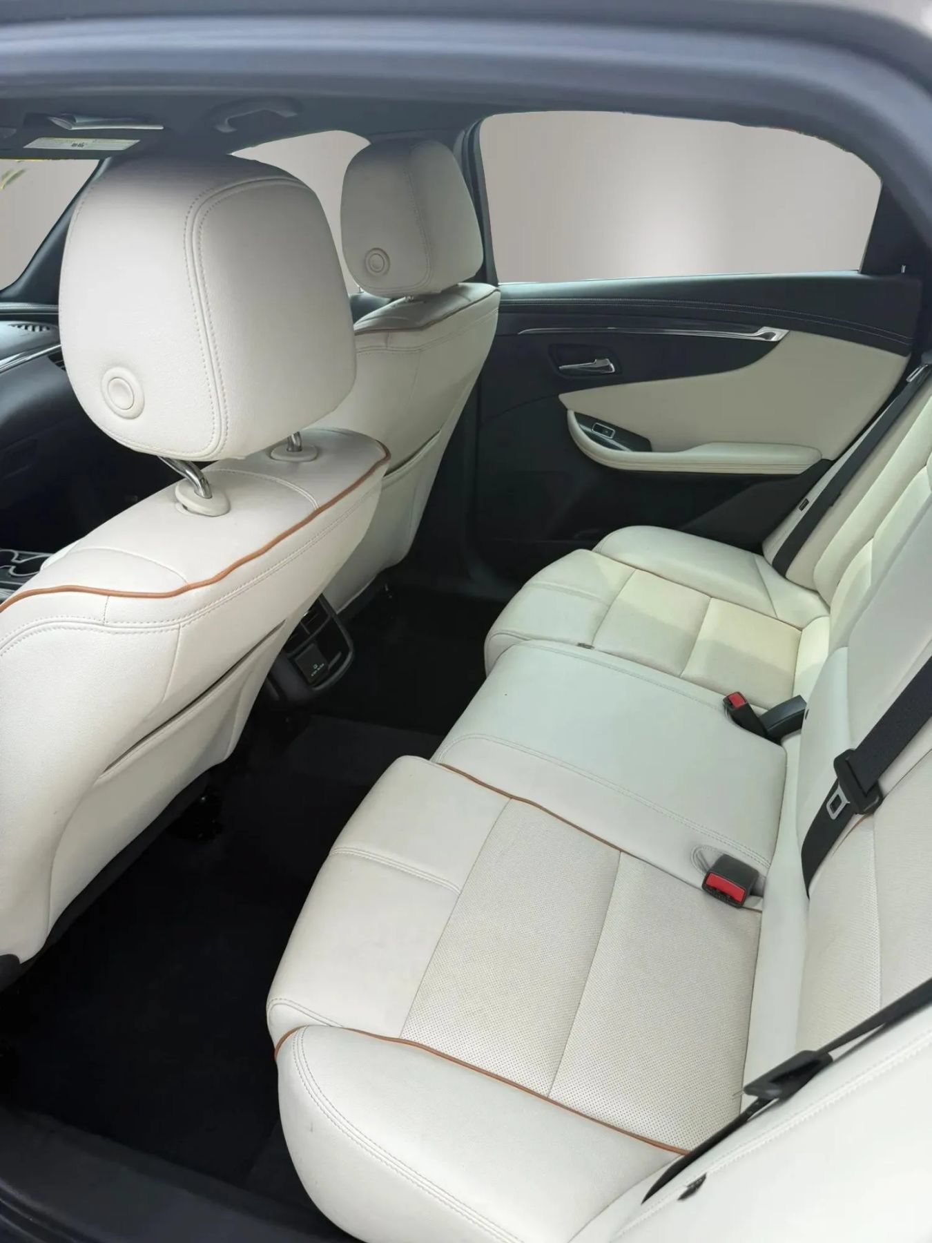 Used 2018 Chevrolet Impala Premier w/ Premier Confidence Package FWD image 3
