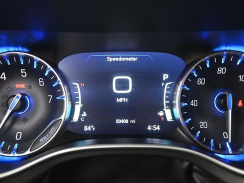 Used 2023 Chrysler Pacifica Touring-L FWD image 18