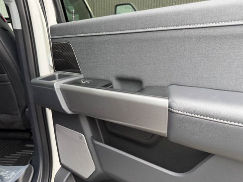 New 2026 Ford F250 Lariat w/ Black Appearance Package image 25