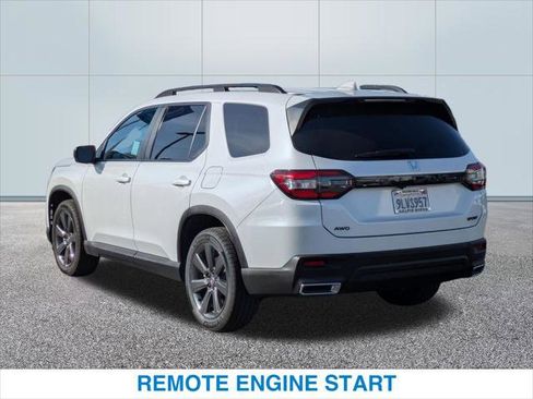 Certified 2025 Honda Pilot Sport image 9