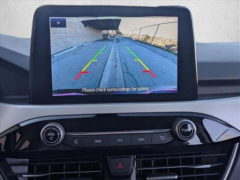 Used 2022 Ford Escape SE w/ SE Sport Appearance Package image 13