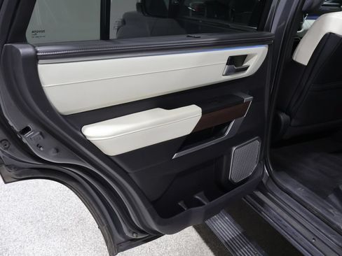 Used 2023 Toyota Sequoia Capstone AWD/4WD image 17