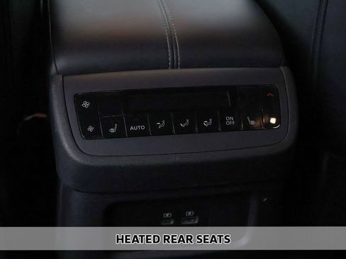 Used 2024 Nissan Pathfinder SL w/ SL Premium Package AWD/4WD image 9
