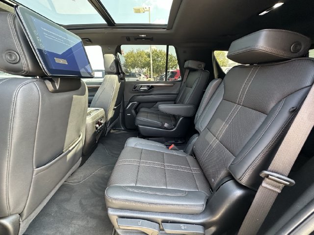 Used 2025 Chevrolet Tahoe High Country AWD/4WD image 30