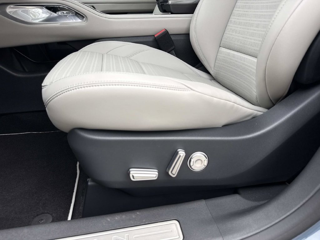 New 2026 Lincoln Nautilus Reserve AWD/4WD image 20