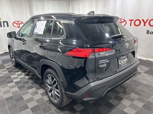 Used 2026 Toyota Corolla Cross XLE w/ Convenience Package image 5