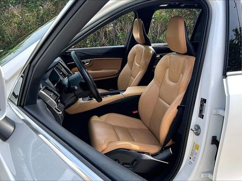 Certified 2023 Volvo XC90 B6 Ultimate w/ Protection Package Premier AWD/4WD image 34